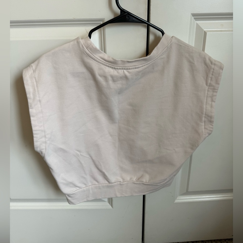 Cute fit top, can be worn with any bottom and can be dressed up or down